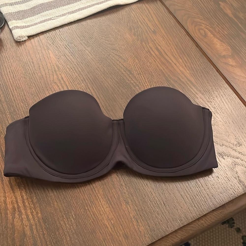 SKIMS Black Strapless Bra